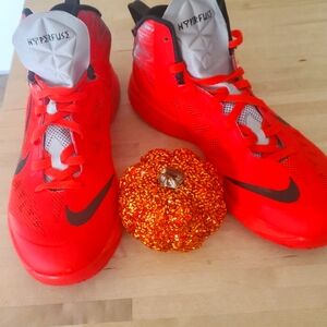 Nike Zoom Hyperfuse Basketball Shoes